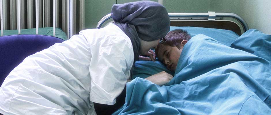 Imran Seta, with His Mother, Recovers After His Endoscopic Procedure | Imran Šeta sa majkom, dok se oporavlja od endoskopskog zahvata